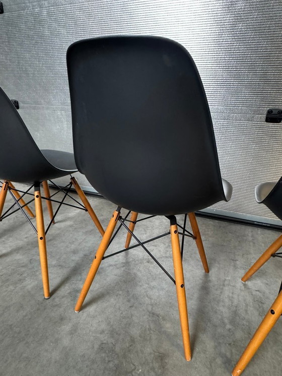 Image 1 of 4x Vitra DSW Stuhl schwarz
