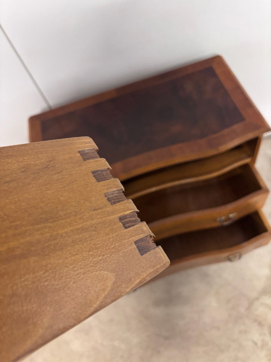 Cassettiera di lusso stile Barocco Luigi XV Intarsio in radica di noce – Lodewijk XV, Cassettiere, Legno (photo 5 of 12)