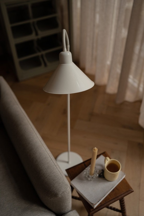 Image 1 of Lampada da terra vintage in metallo bianco