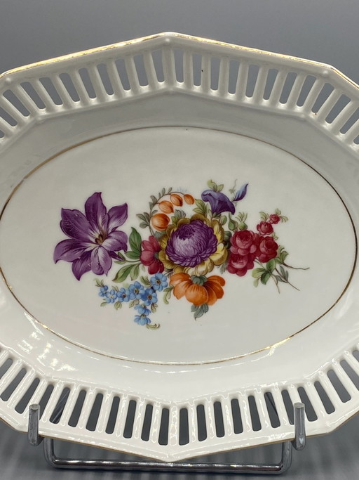 Antiker durchbrochener Porzellanteller mit floralem Dekor – decoratieve objecten, Porcelain (photo 2 of 8)
