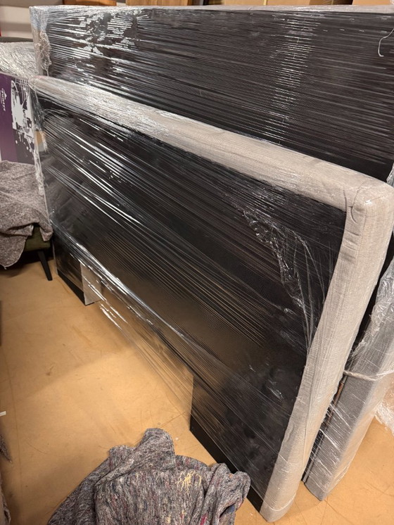 Image 1 of Swisse Sense, Luxus-Kopfteil, Doppelbett, graues Capitonné