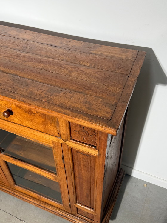 Vitrine/Buffet rustique ancien en teck avec portes vitrées (photo 5 of 5)