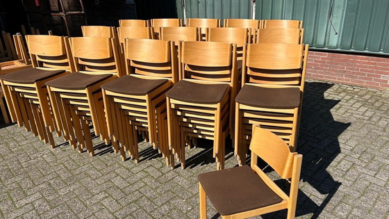 Image 1 of Lotto di 100 sedie impilabili vintage in compensato anni '80