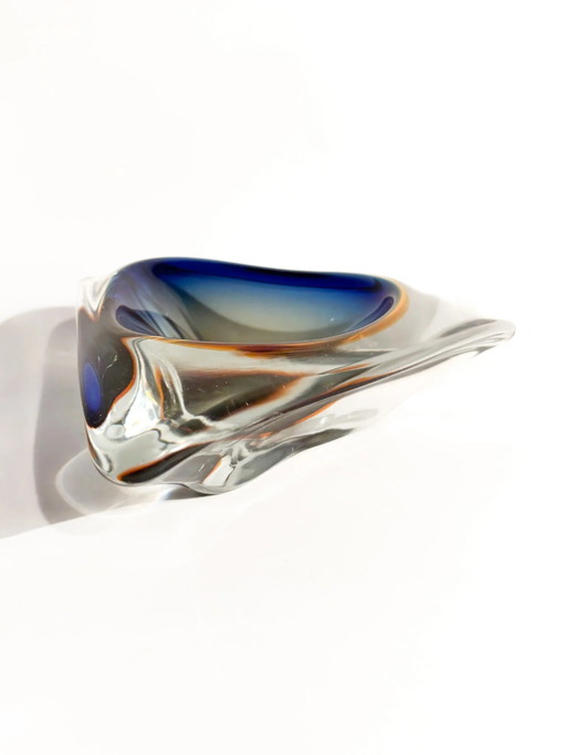 Dreieckiger Aschenbecher aus Muranoglas im Stil der 80er Jahre, mehrfarbig – decoratieve objecten