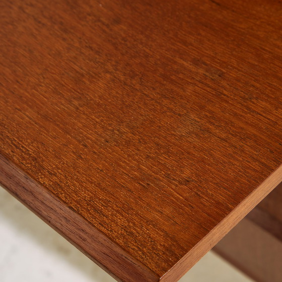 Image 1 of MK9343 Restaurierter Teakholz-Büroschreibtisch