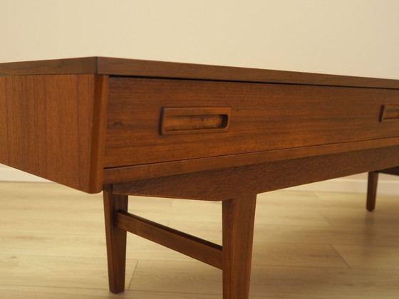 Image 1 of Aparador bajo de teca, diseño danés, década de 1960, fabricado en Dinamarca.