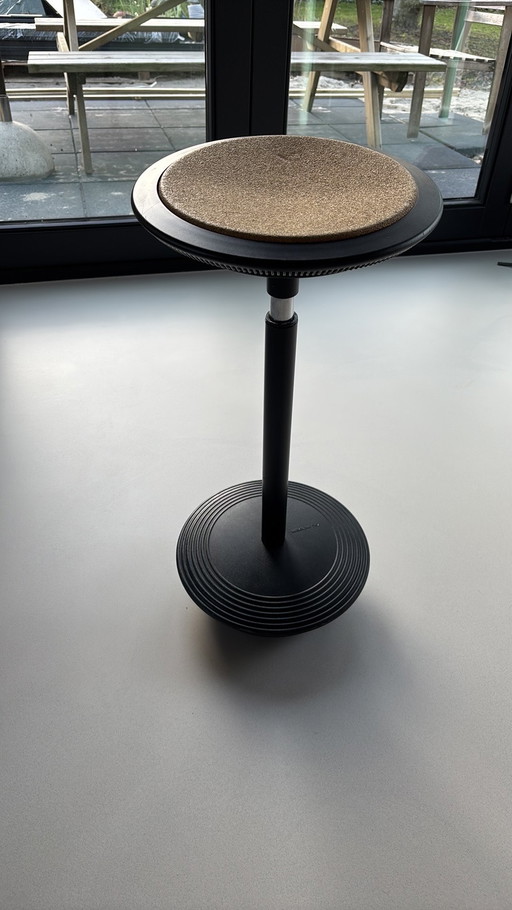 Sgabello Wilkhahn per sedersi/stare in piedi