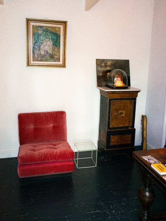 Image 1 of Chaise longue en velours cramoisi