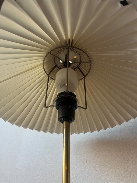 Stunning Vintage Le Klint 307 Brass Table Lamp – Danish Design Classic – Metal (photo 7 of 12)