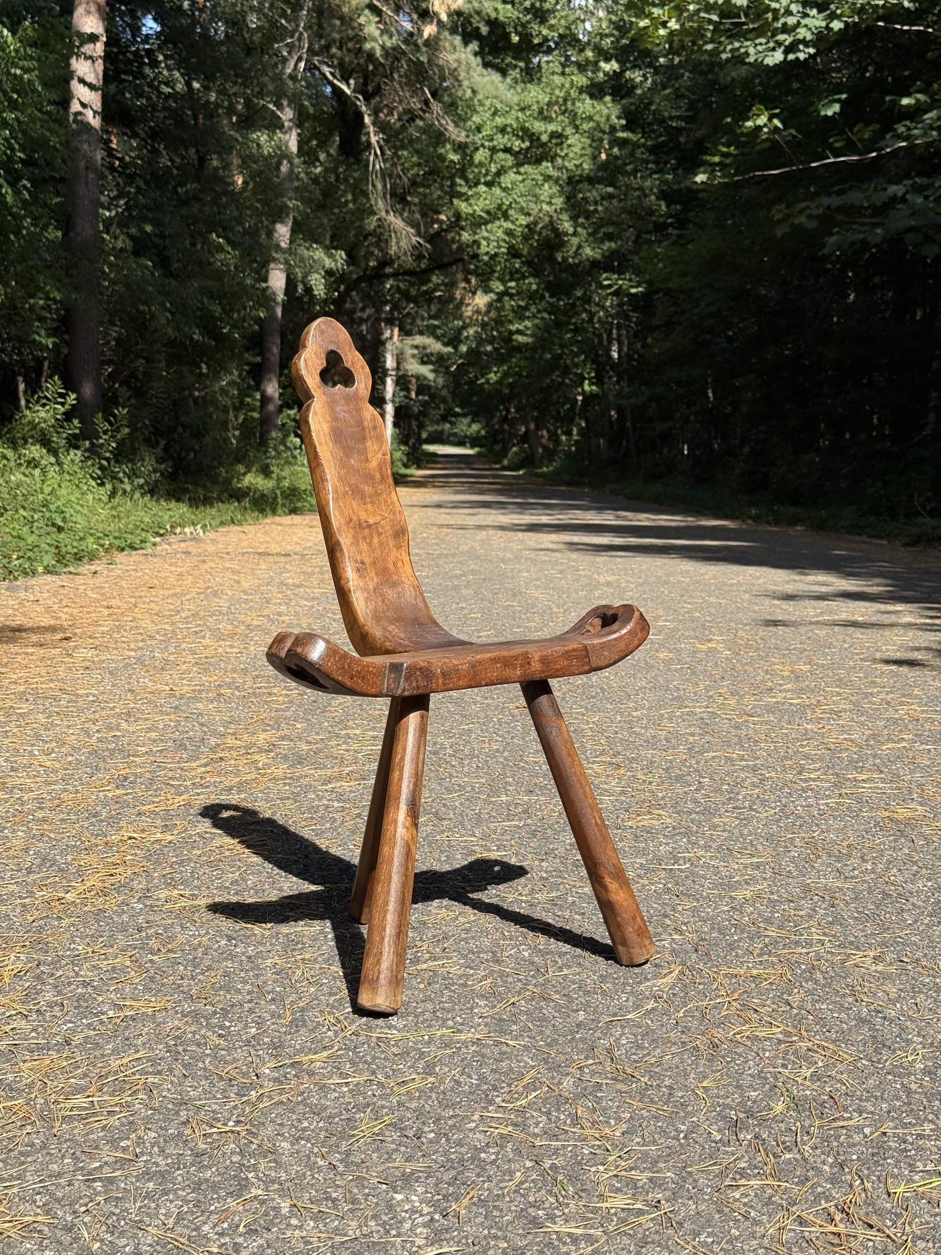 Brutal Spanish three-legged chair | €100 | Whoppah