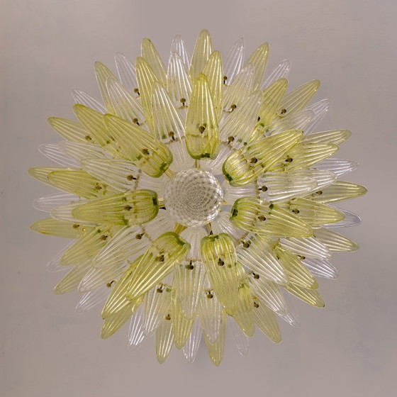 Image 1 of Kroonluchter met palmetmotief van Murano-glas uit het midden van de 20e eeuw, in groen en helder glas, Italië.