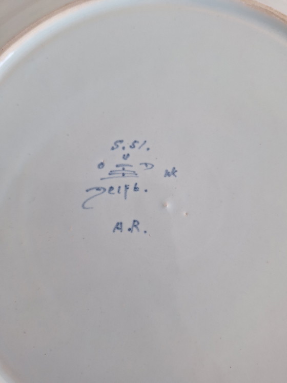 Image 1 of Firma Oud Delft Nijmegen 4 antike, zinnglasierte, handbemalte Pfauenteller aus Delfter Blau.