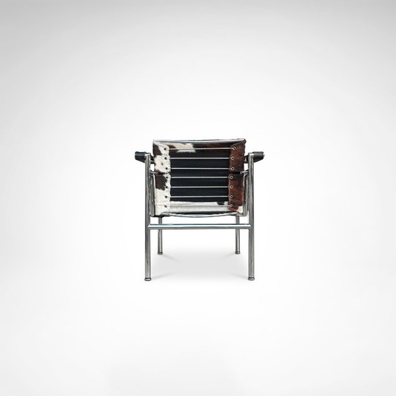 Image 1 of LC1 fauteuil van ponyhuid, ontworpen door Le Corbusier e.a. voor Cassina, jaren 80.