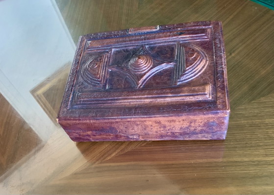 Eccezionale cofanetto antico in cuoio sbalzato, Africa Occidentale — Inizio XX secolo – Oggetti decorativi (photo 11 of 18)