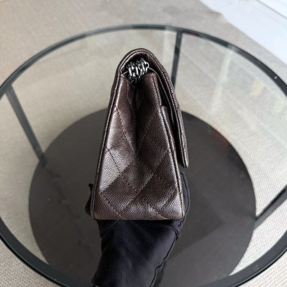 Image 1 of Chanel 2.55 Reissue 226 - 28 cm Gestepptes Caviar-Leder Dunkelbraun Silberne Hardware Serie 14