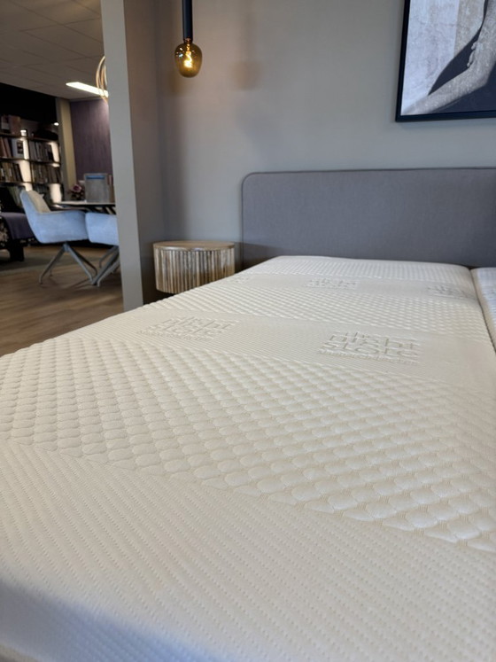 Image 1 of Sommier Topa