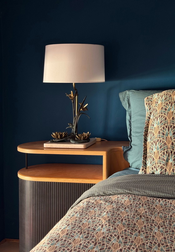 Image 1 of Lámpara de nenúfar de bronce de los años 70 sobre base de travertino - Inspirada en el Art Nouveau