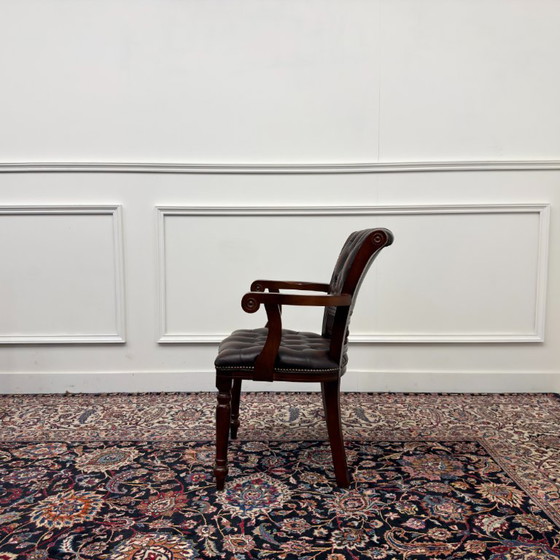 Set di sedie da ufficio Chesterfield inglesi Oxblood – Poltrone, Leather, Wood (photo 10 of 12)