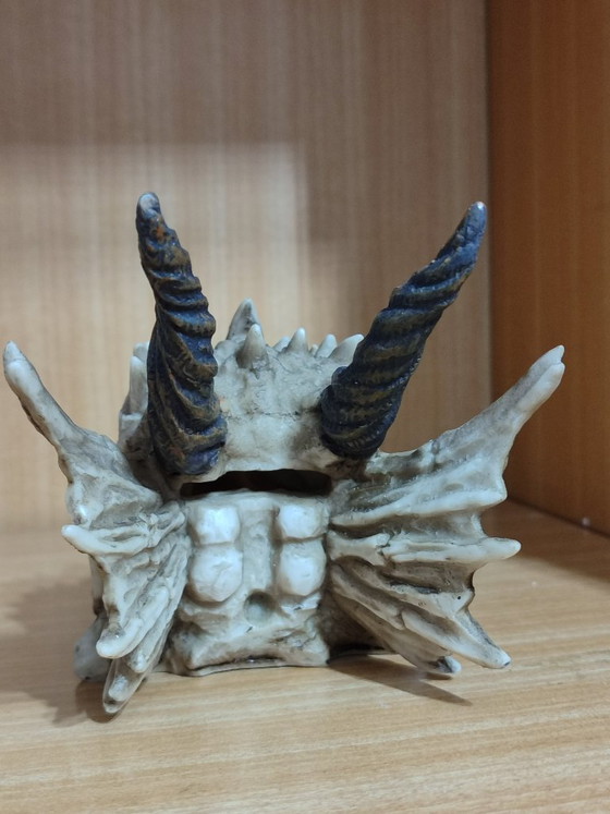 Image 1 of Hucha calavera Dragón (de resina)
