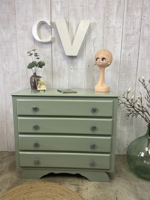 Vintage chest of drawers