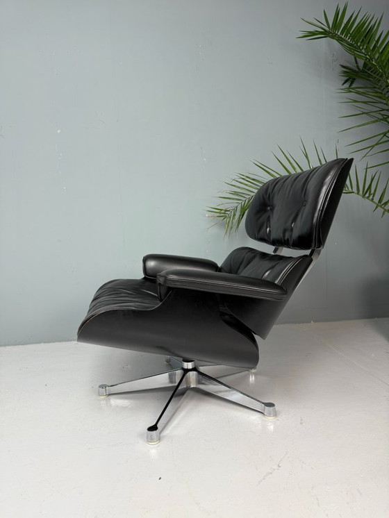 Image 1 of Poltrona Eames Lounge completamente nera di Herman Miller, anni '70