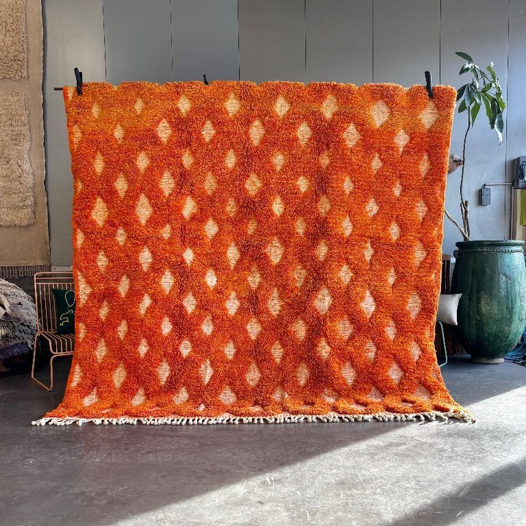 Marokkaans Mrirt wollen tapijt – Handgemaakt oranje designkleed 250x250 ...