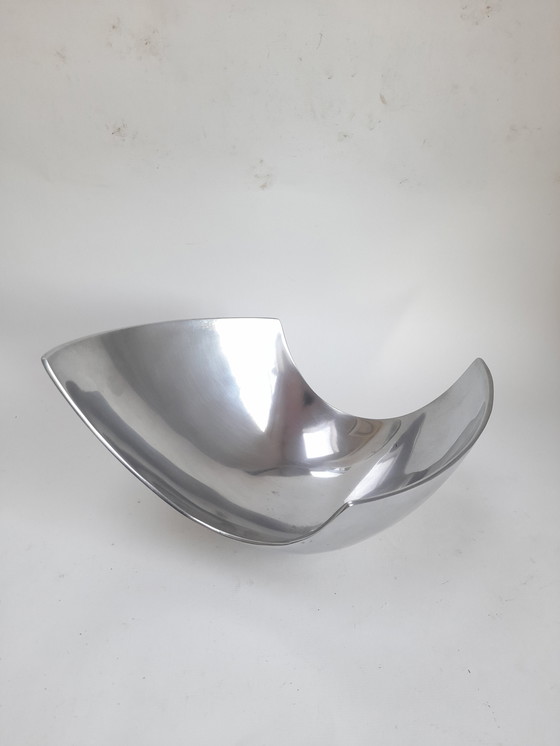 Image 1 of Asymmetrische Obstschale aus Aluminium, 90er Jahre
