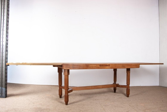 Image 1 of Très grande table de repas extensible, 320 cm, en chêne par Guillerme et Chambron pour Votre Maison 1960.