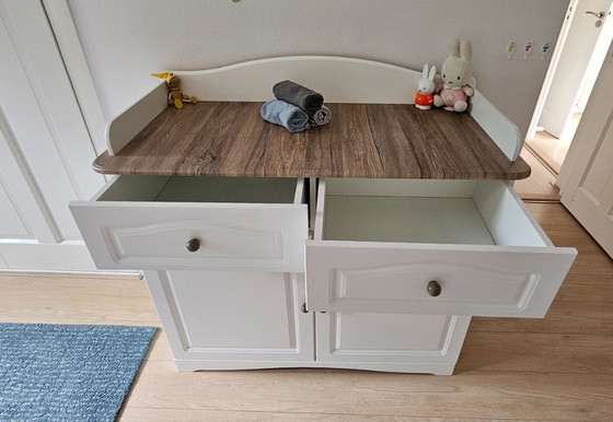 Image 1 of Table à langer