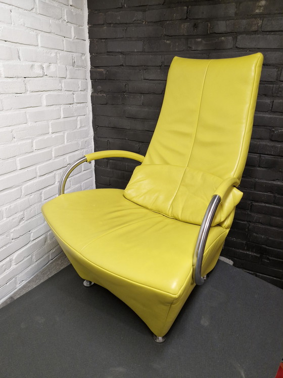 Image 1 of Vision assise avec Hocker (L'avenir)