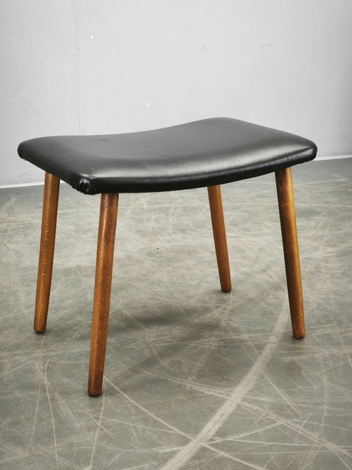 Dänischer moderner Hocker aus Buchenholz mit schwarzem Vinylsitz, 1960er Jahre