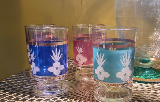 Image 1 of 4 copas de vino o zumo de mediados de los años 50/70