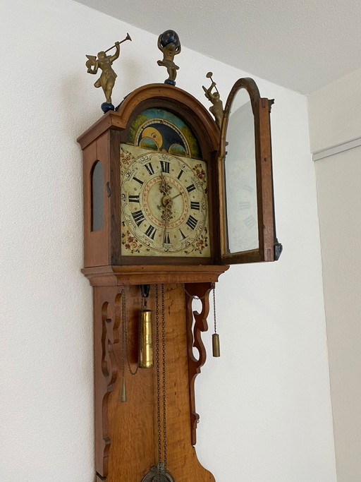 Antike friesische Standuhr