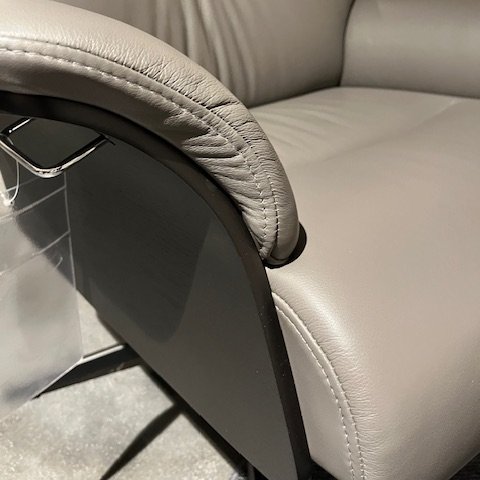 Image 1 of Sillón reclinable Conform Air con otomana
