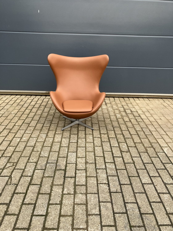 Image 1 of Sillón Egg de Fritz Hansen en piel color coñac, ¡en perfecto estado!