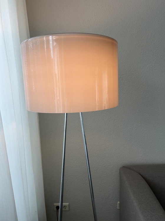 Flos Ray F2 Floor light – Metal, Aluminium (photo 4 of 5)