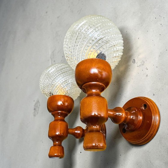 Image 1 of Apliques de pared rústicos portugueses de madera y cristal, juego de 2, década de 1990.