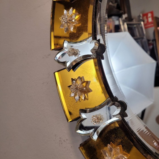 Image 1 of "Zon"-spiegel van Murano-glas, amberkleur, 20e eeuw – Italië