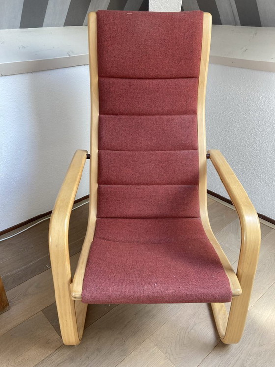 Image 1 of 2 fauteuils lounge suédois rouges « Lamello » (peuvent être vendus individuellement ou en lot)