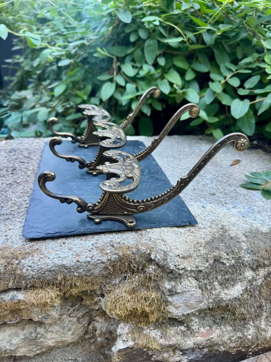 3 patères baroques en laiton massif – Portemanteaux, Brass, Barok (photo 3 of 8)