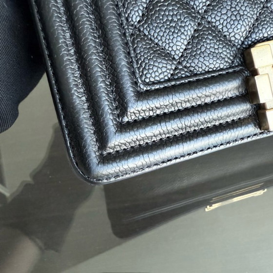 Image 1 of Chanel Boy Small - Caviar 20CM Gewatteerd Zwart Goudkleurige Hardware Serie 23