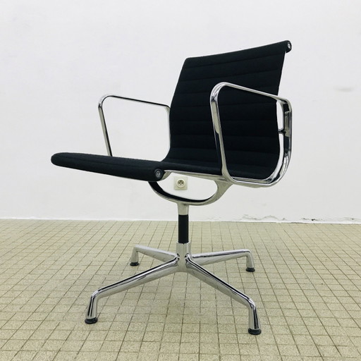 Silla Vitra Eames Aluminio ea 107