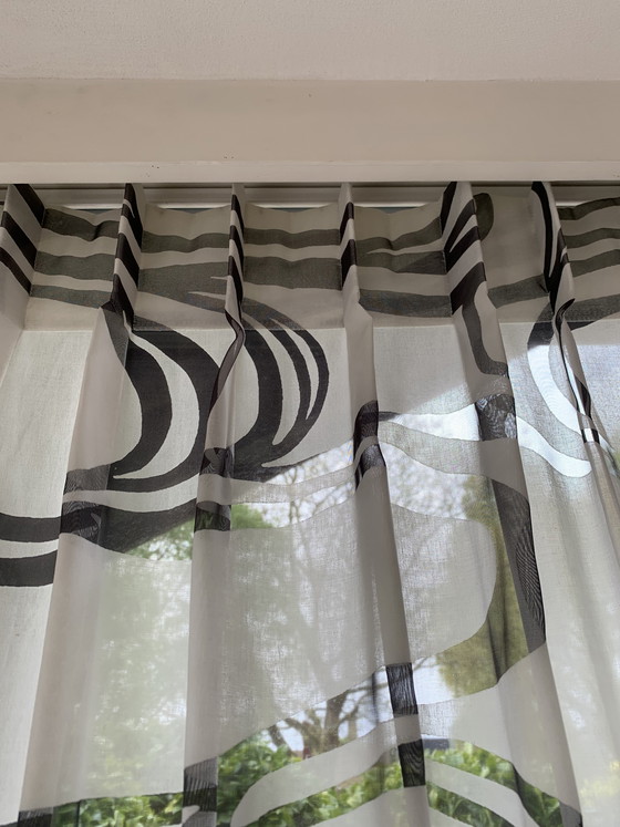 Image 1 of Kendix zwischen den Vorhängen, fast 20 Meter Gesamthöhe des Raumes