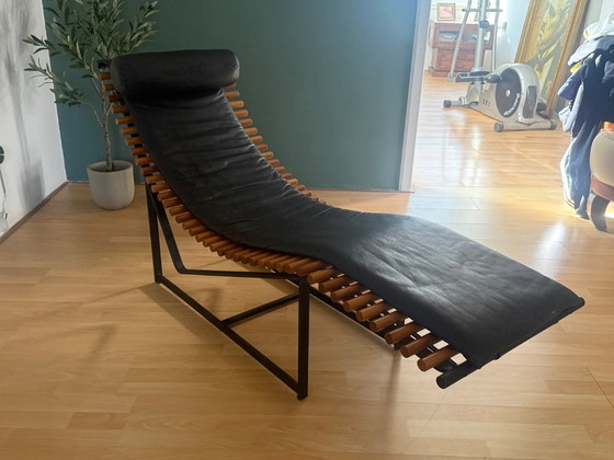 Bijzondere originele vintage Spine Back chaise longue, ontworpen door Peter Strassl in Duitsland in 1978. (photo 2 of 6)