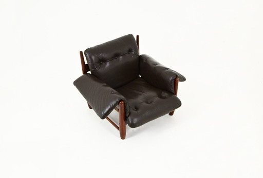 Sillón "Sheriff" de Sergio Rodrigues para ISA Bergamo, década de 1960.