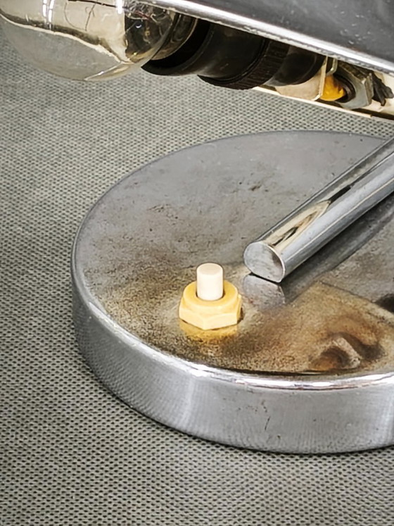 Lampe de table chromée Bauhaus des années 1930, modèle 3530, par Napako, Tchécoslovaquie – Metal (photo 5 of 10)