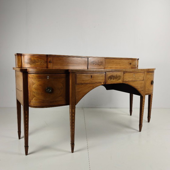 Image 1 of Engels dressoir in Georgische Revival-stijl – begin 19e eeuw