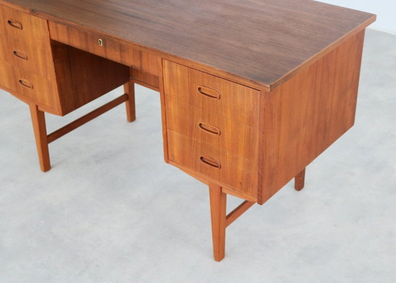 Image 1 of Scrivania vintage in teak