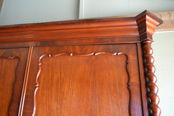 Image 1 of Mueble Biedermeier antiguo de madera de caoba.