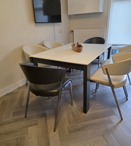 Hulsta Now! ET20 extendable dining table 130x100 190x100